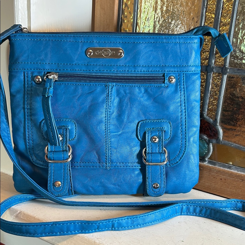 Stylish Crossbody Bag in Vibrant Blue
